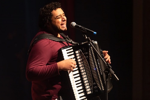 Quarta Cultural tem show do acordeonista Freitas Filho