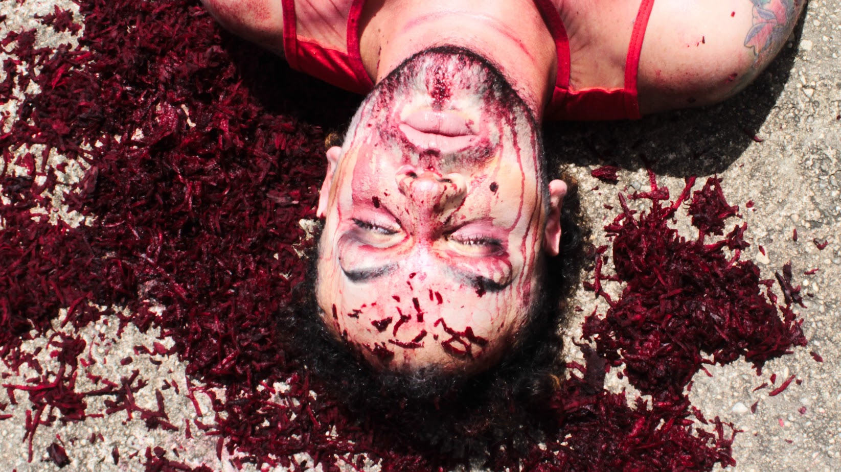 Performance "Dandara come Beterrabas" durante o V Seminário de Artes Cênicas do Amapá. Foto: Lobotomy.