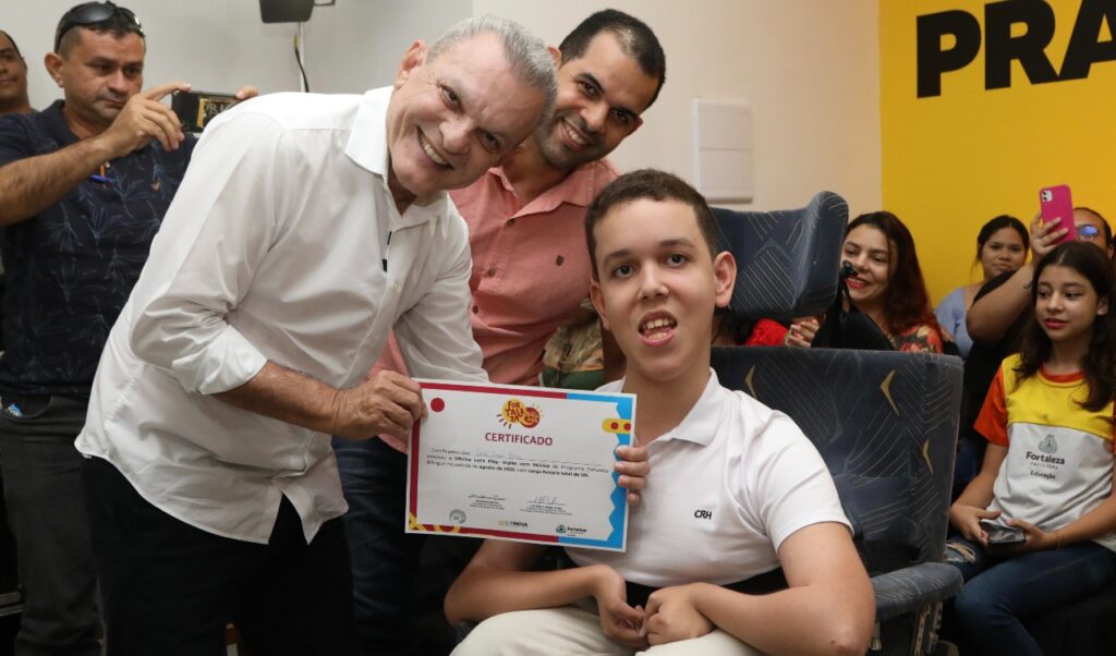 O programa tem por objetivo formar em 10 anos metade da população jovem (até 29 anos) da cidade com um nível intermediário de um segundo idioma. FOTO: Beatriz Boblitz/Prefeitura de Fortaleza