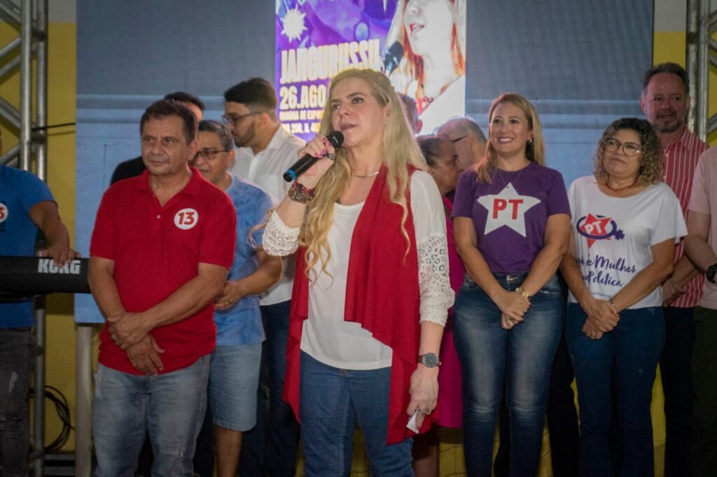 Pré-candidata à prefeitura de Fortaleza, a petista promove a quinta roda de conversa para escutar o povo e falar sobre a conjuntura de Fortaleza. FOTO: Divulgação