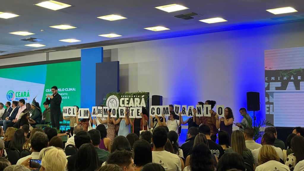 ativistas-protestam-contra-extracao-de-uranio-no-ceara-durante-discurso-de-elmano