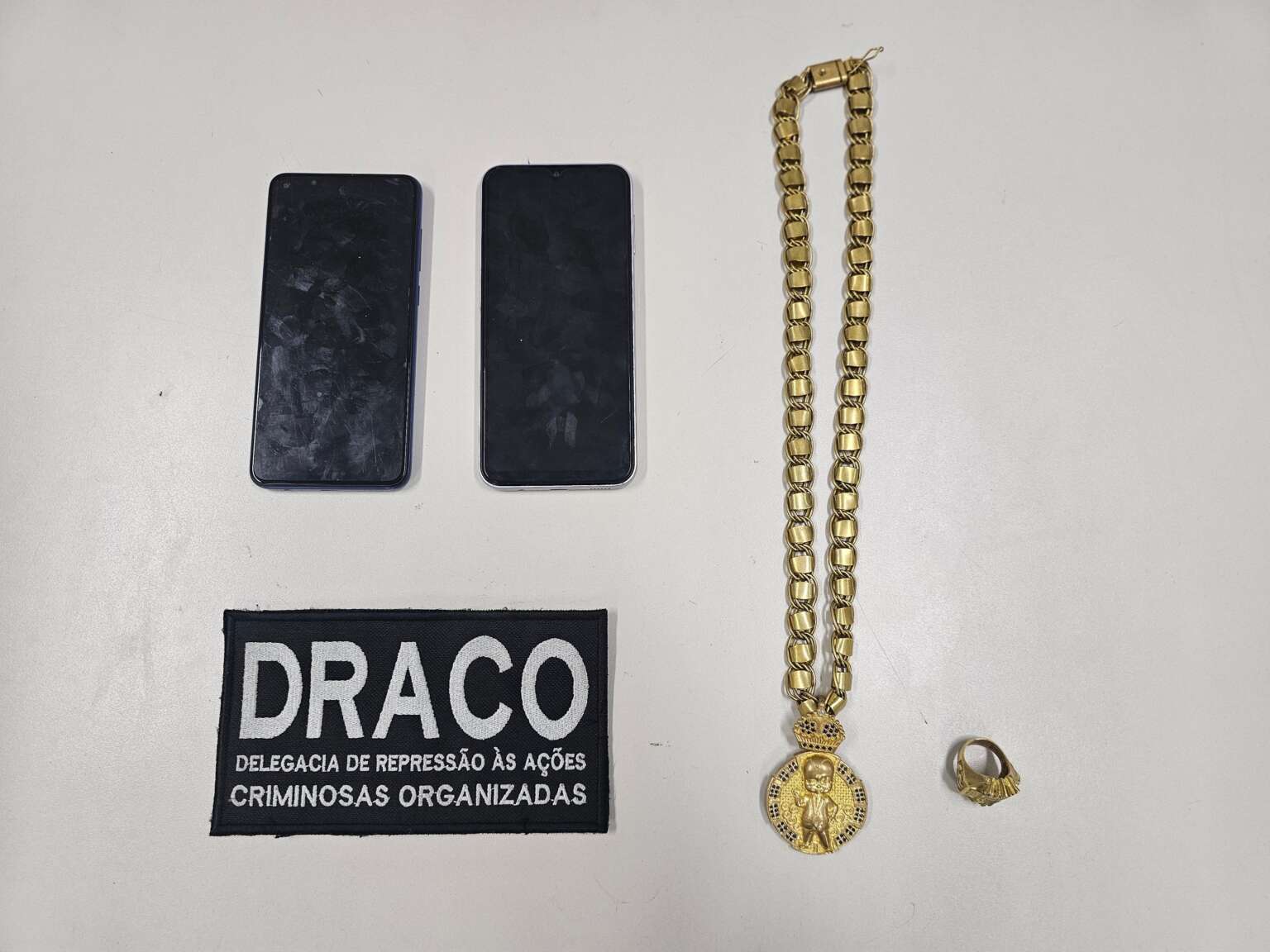 MC é preso em Fortaleza por divulgar "funk proibidão" com apologia ao crime nas redes sociais