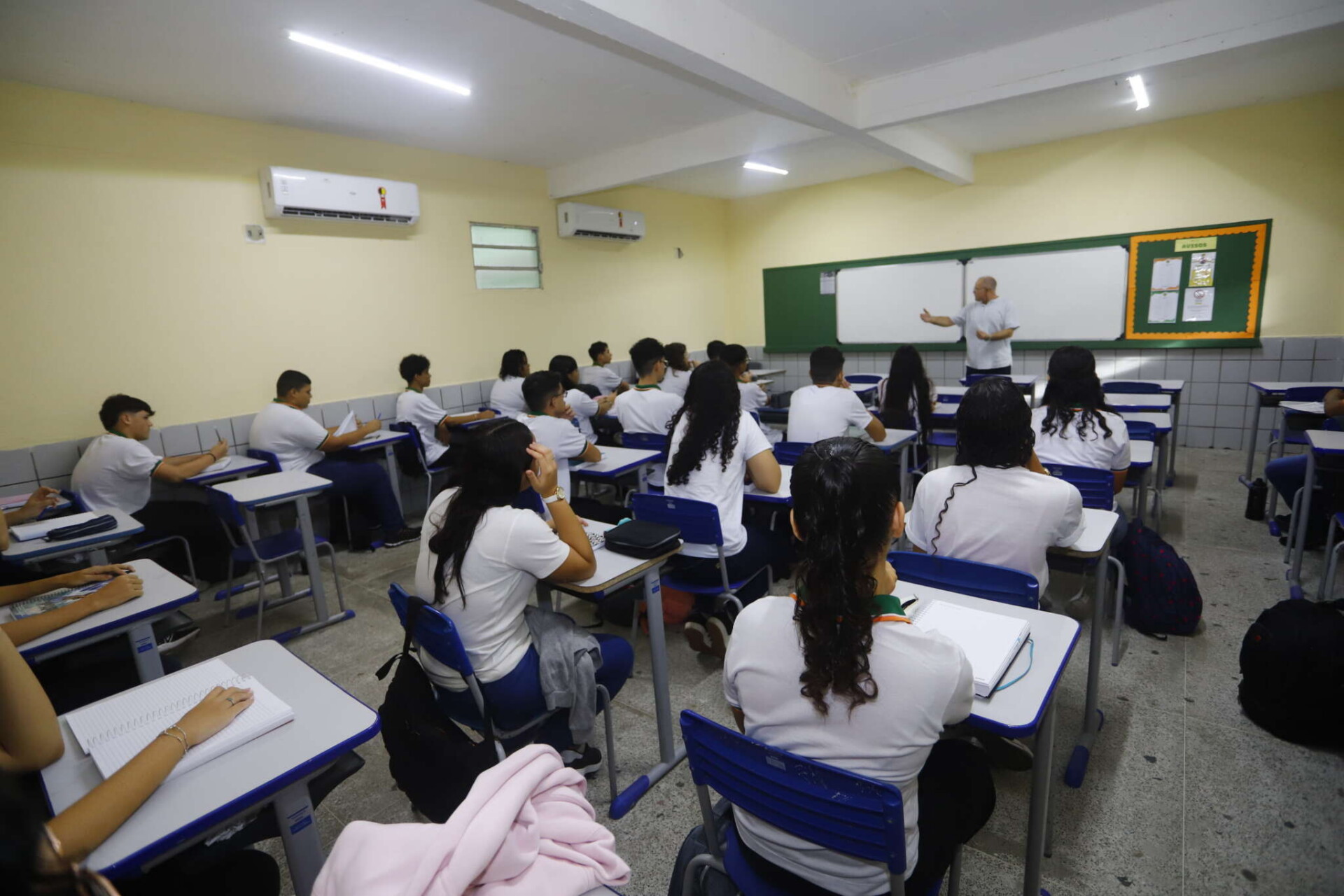 Inscrições do concurso para professores no Ceará começam nesta quarta-feira (16)